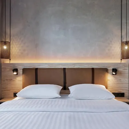 Moxy Frankfurt Airport 3* كلسترباخ