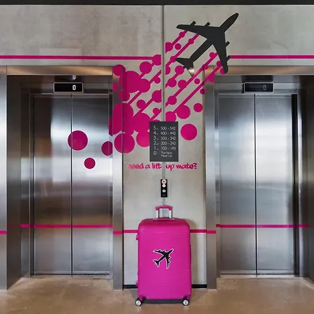 Moxy Frankfurt Airport 호텔 켈스테르바흐