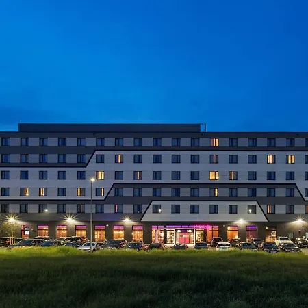 Moxy Frankfurt Airport Hotel