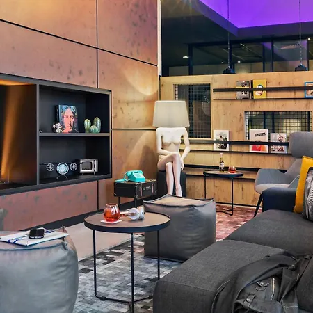 Hotel Moxy Frankfurt Airport 3*