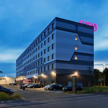 Moxy Frankfurt Airport فندق كلسترباخ