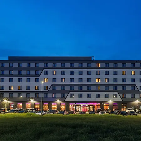 Hotel Moxy Frankfurt Airport 3*