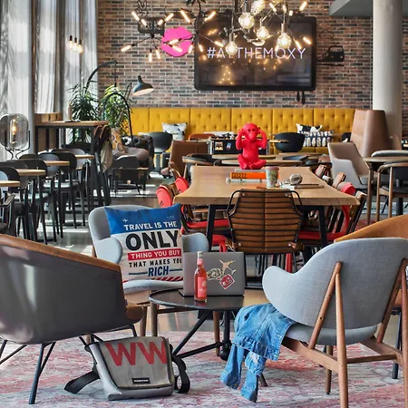 Moxy Frankfurt Airport 호텔 4*