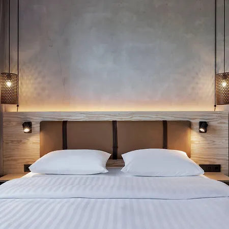 Moxy Frankfurt Airport 3* كلسترباخ