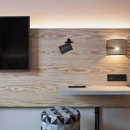 Moxy Frankfurt Airport كلسترباخ