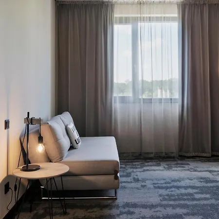 Moxy Frankfurt Airport فندق 3*