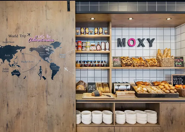 Moxy Frankfurt Airport 3*