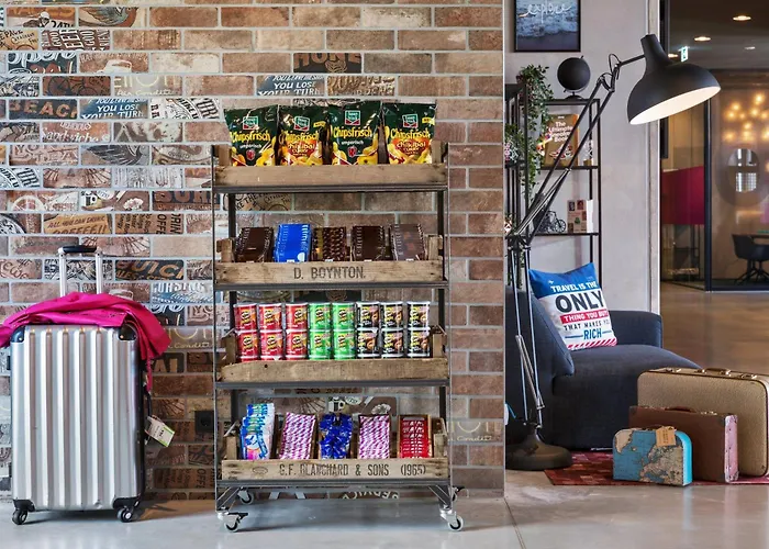 Moxy Frankfurt Airport Hotel 3*