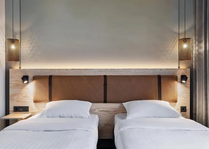 Hotel Moxy Frankfurt Airport 3*