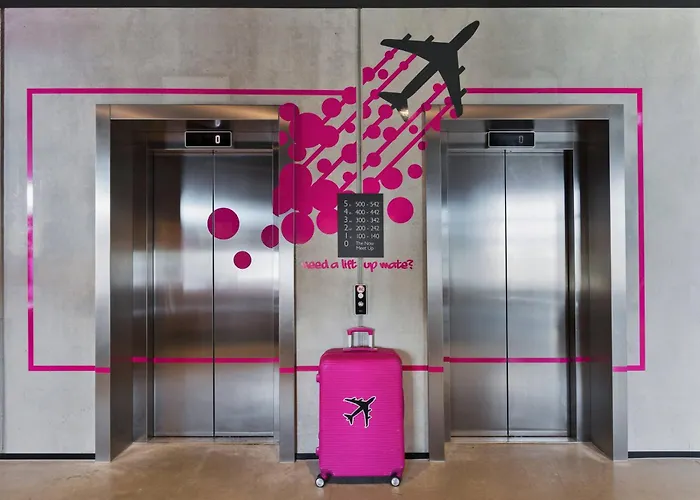 Moxy Frankfurt Airport Hotel Kelsterbach