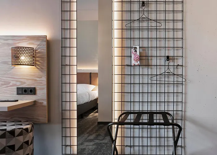 Moxy Frankfurt Airport 3*