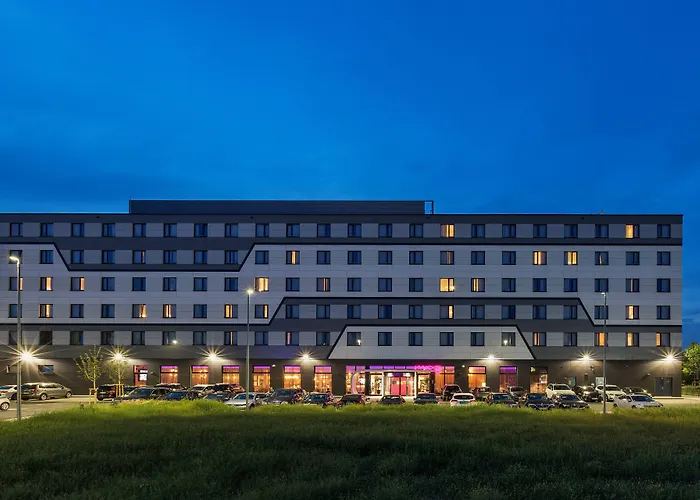 Hotel Moxy Frankfurt Airport 3*