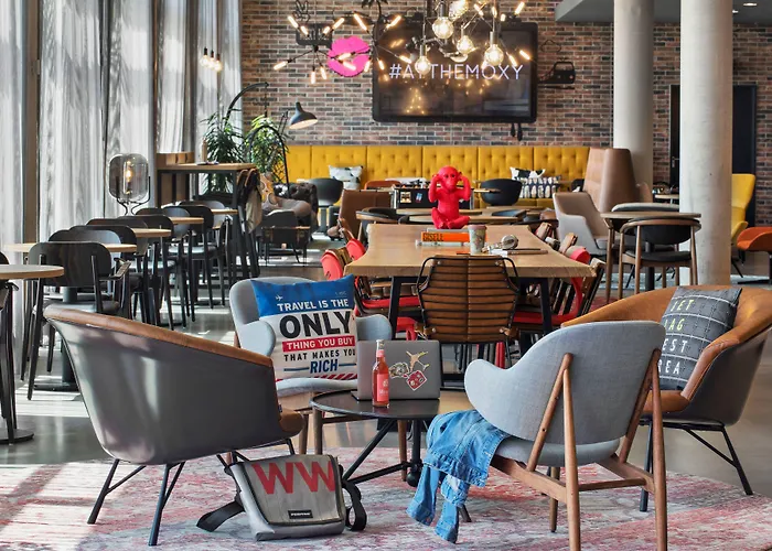 Moxy Frankfurt Airport Hotel 3*