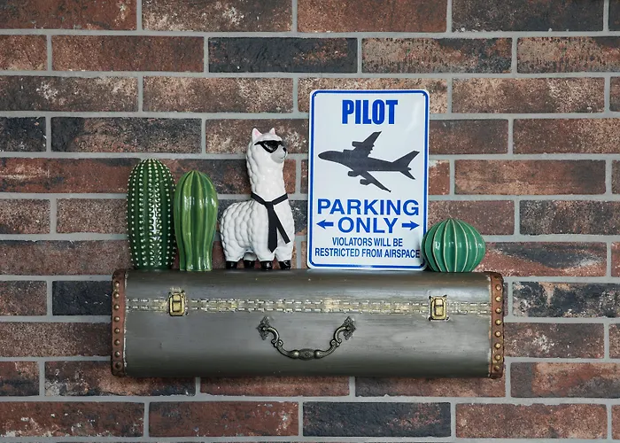 Moxy Frankfurt Airport Hotel Kelsterbach