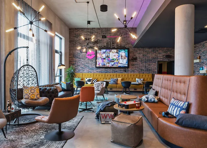 Moxy Frankfurt Airport Hotel 3*