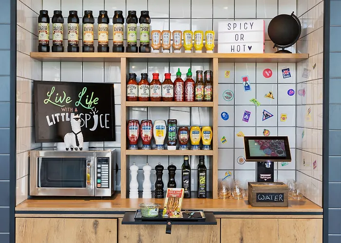 Moxy Frankfurt Airport Hotel 3*