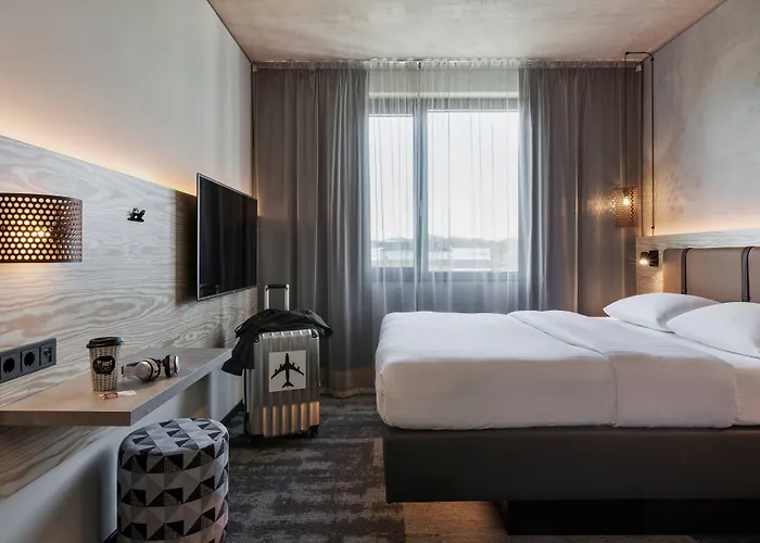 Moxy Frankfurt Airport Hotel