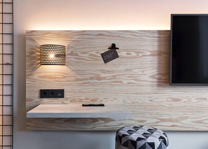 Hotel Moxy Frankfurt Airport 3*