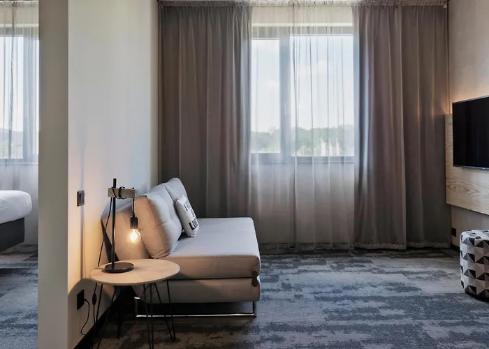 Moxy Frankfurt Airport Hotel 3*