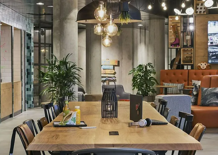 Moxy Frankfurt Airport Hotel Kelsterbach